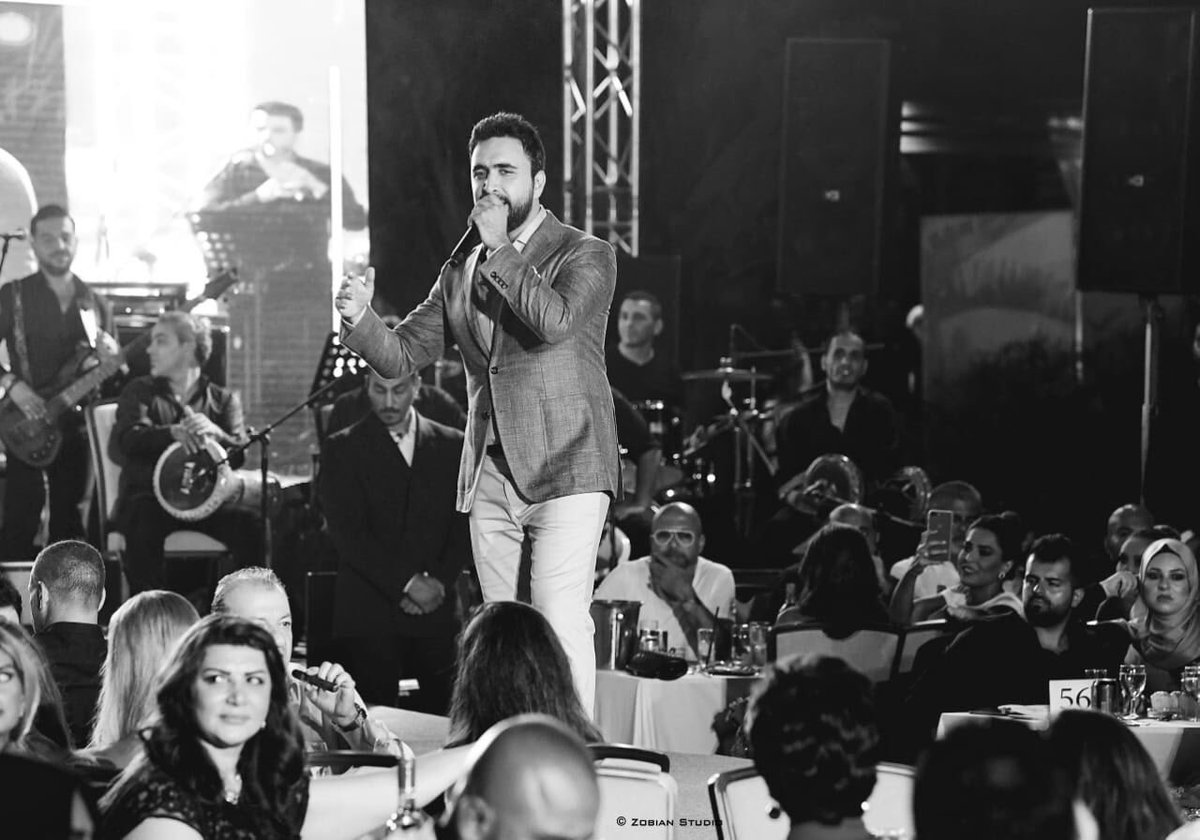 naderalatat's tweet photo. من أجواء حفل عيد الأضحى.. كانت سهرة رائعة بحضوركم جمعتني بحبيب قلبي #السوبر_ستار #راغب_علامة
بشكر #علي_الأتات شركة #اكس_راي عالتنظيم المميز وانشالله دايمًا بيروت بتجمعنا عالفرح❤️🤞🏻 #نادر_الأتات #AdhaConcert #NaderAlAtat https://t.co/SAPSTpmlTg