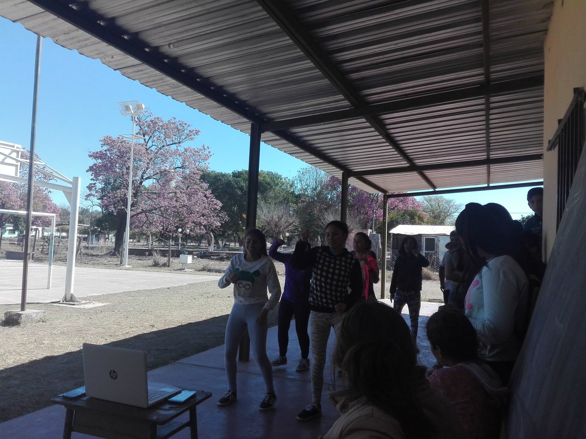 Vale21082's tweet photo. #TallerDeDeporte
#ProfCaillou
#Baile.
@MariaElu15 @fguillesaavedra @AlancayDel @UrtubeyJM @ https://t.co/hEFiOEq3xe