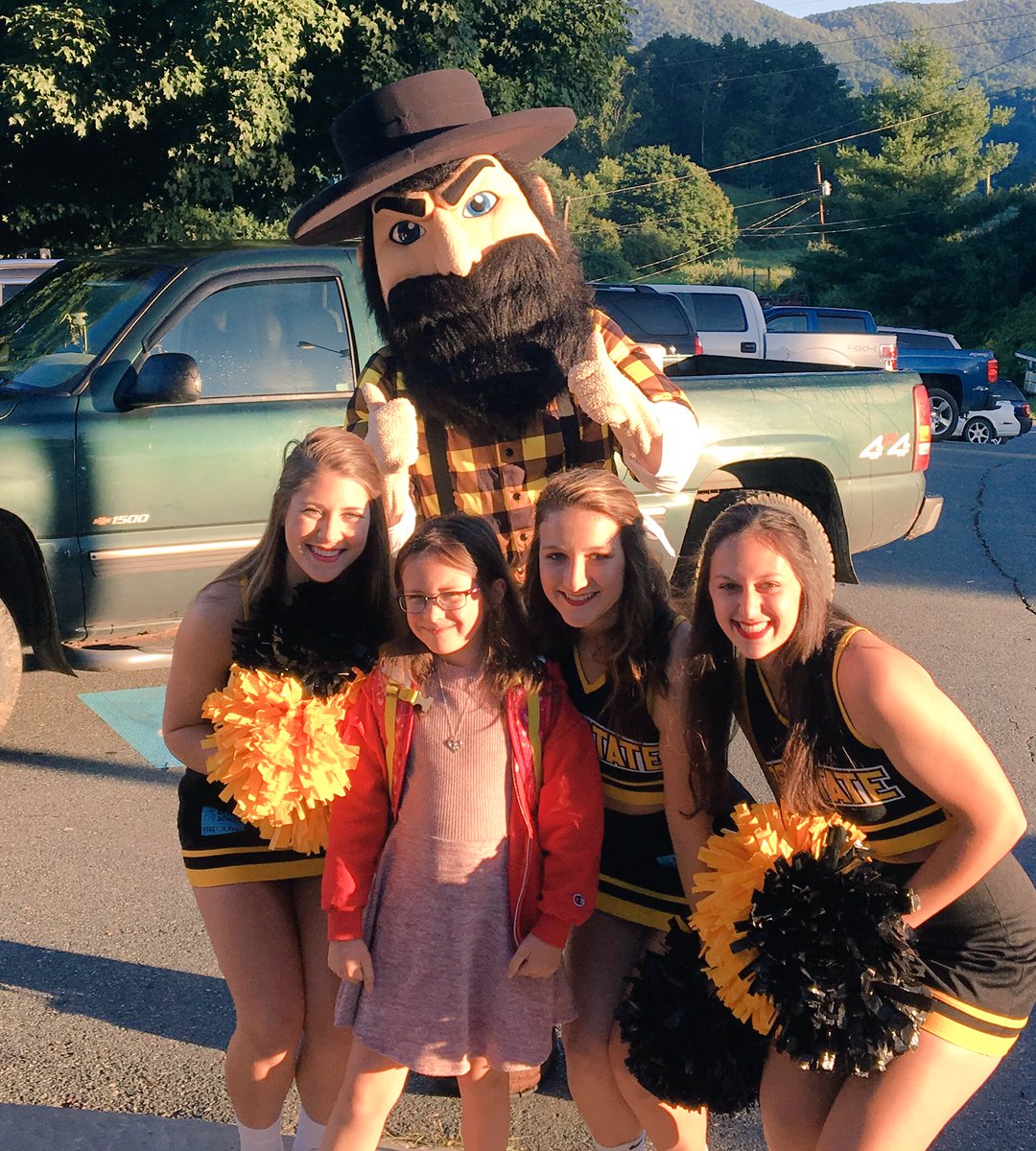 drbbettis's tweet photo. You know it’s going to be a great day when Yosef greets you when you come to school. @bethel_school @appstatesports #WeAreWatauga https://t.co/JHVPsdyN9e