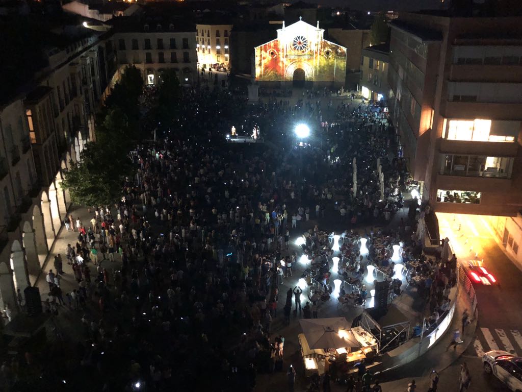Primer día superado con éxito! Videomapping #ElPatrimonioIluminaAvila mañana más!!@Avila_Turismo