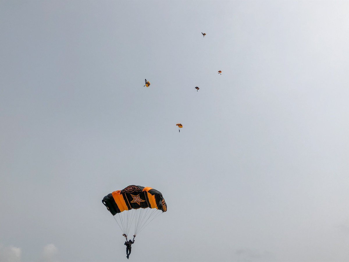 Warriors shared stories and began life-long friendships at the Chicago Air &amp; Water Show. It was great seeing the #Chicago community show their commitment to supporting #veterans at this exciting event. Learn how you can get connected here: bit.ly/2LHzTdv