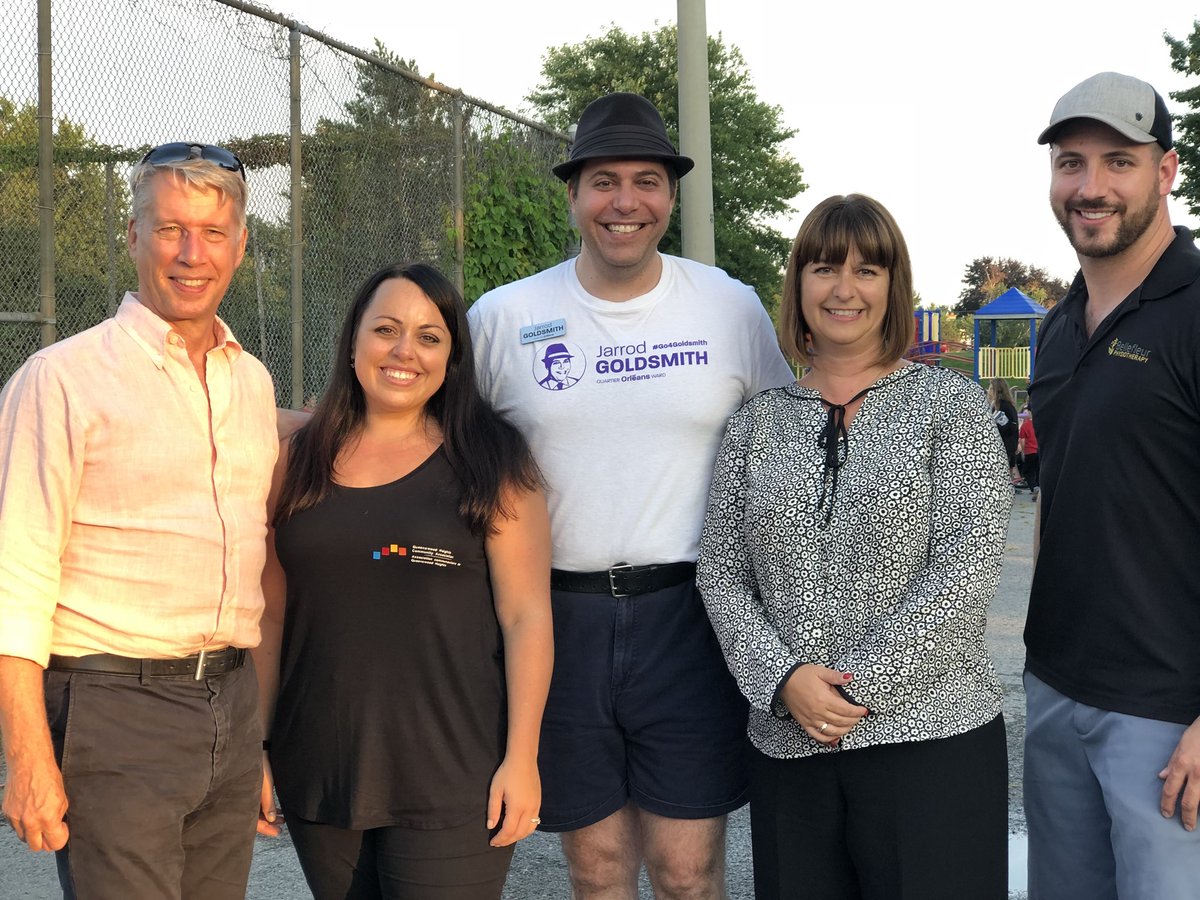 mflalonde's tweet image. C’est la 4e edition de la soirée cinéma parc organisée par l’Association communautaire de Queenswood Heights. Apportez vos couvertures et vos chaises pour voir le film «Sherlock Gnomes » avec votre famille et vos amis!