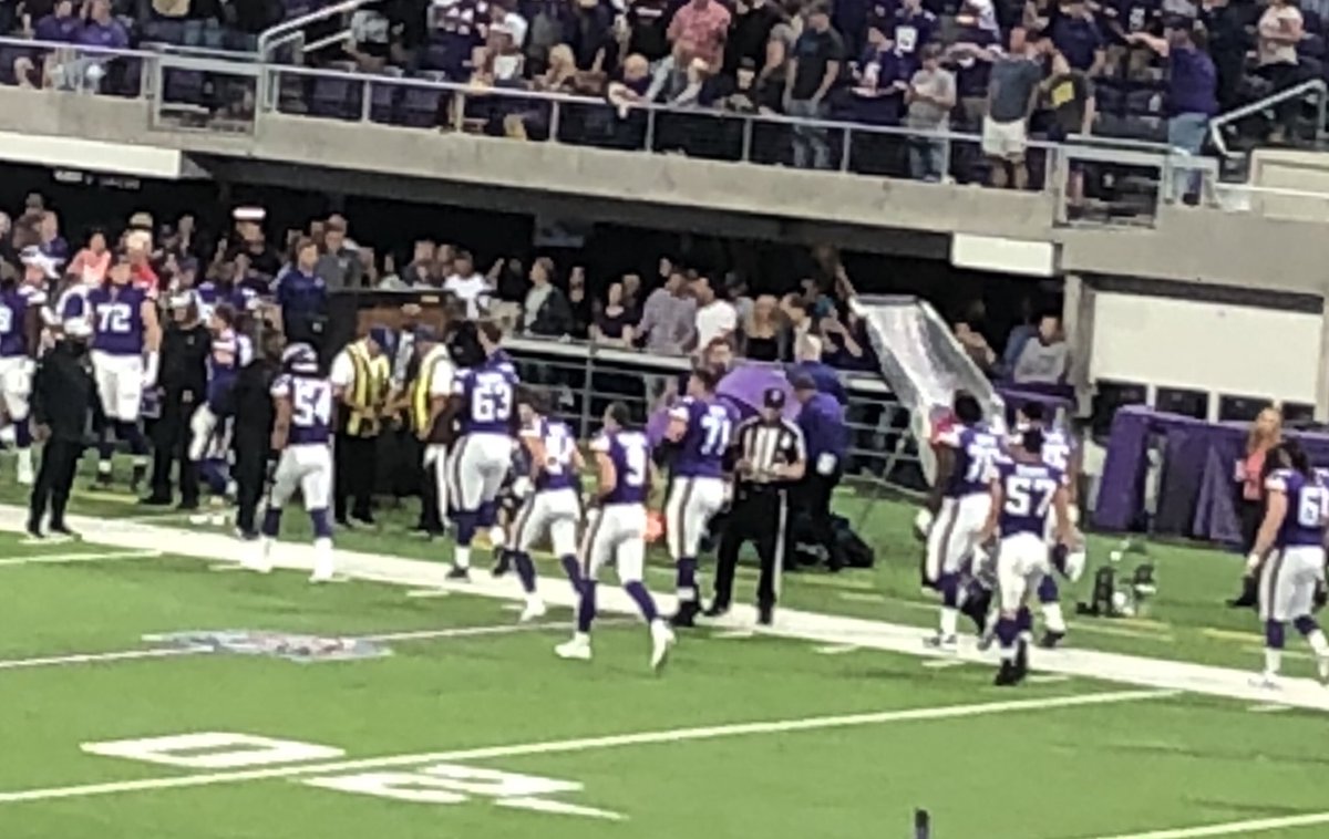 LomboTonka's tweet image. Fun to be here to see @jake_wieneke get a chance to go after it at @usbankstadium ! #gojake #proudcoach #skol #crimsonpride