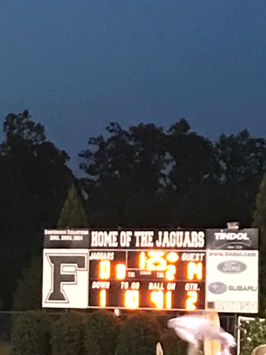 Having fun on a Friday night. Go Eagles! #EagleNation  ⁦@bryandillon⁩