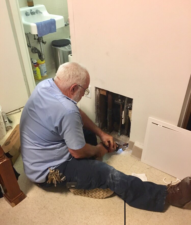 BrocktonHousing's tweet image. Foreman Eddie working on the plumbing late in the day on Friday. #BHA #brocktonhousing #proudworker #publichousing #maintenance #statehousing #Brockton #Massachusetts