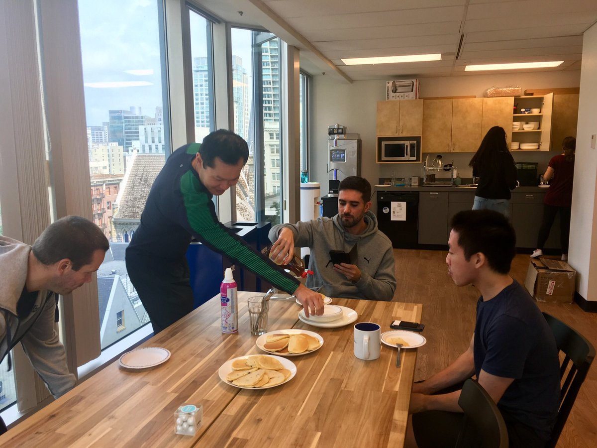 DevhubVan's tweet image. 🥞🥞🥞 It’s #FullstackFriday!!! @lighthouse_labs made delicious pancakes for their #dev students! We got to have some too... perks of being in the same space! 👍 #breakfastwithaview #stacksonstacksonstacks