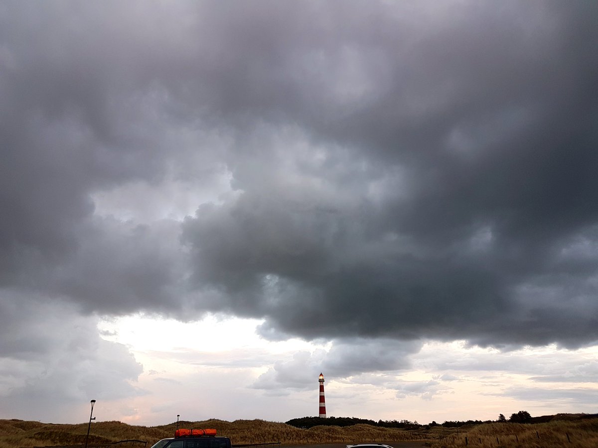 Annebarg's tweet photo. Dit kwam voorbij vanavond...
#ameland #vakantiegevoel #vakantie #famke #dezeekust #strand #vuurtoren #genieten #noordzee #waddenzee #vrolijkvan #sunset #S7Edge #canon1300d https://t.co/tnB4OD2NrC