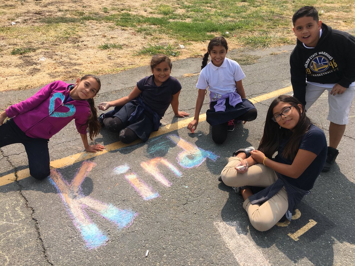 LizLanLaw's tweet photo. Schoolwide @RioVistaMDUSD PBIS celebration. Each grade took a school rule. Our fifth graders chose “Be Kind” #weareMDUSD #teamMDUSD #riorocks @MtDiabloUSD https://t.co/agTAIPNGiY