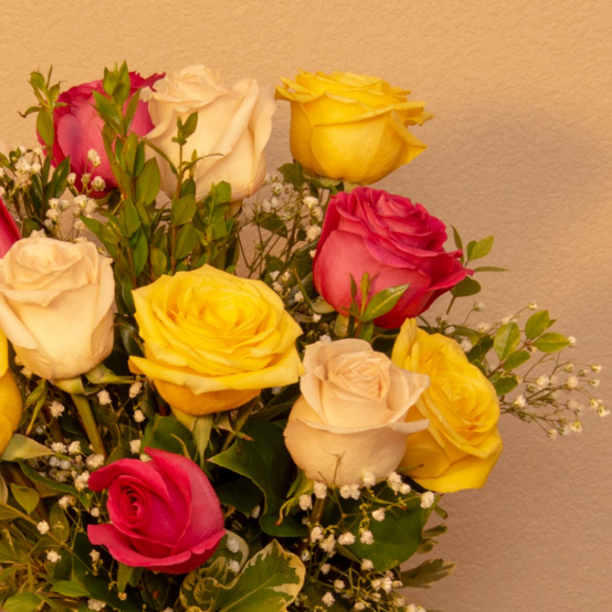 Looking for something with a pop of color? We can arrange that.  #BloomandLeafFlorist #UniqueFloralDesigns #Leanderfloraldelivery #Roses