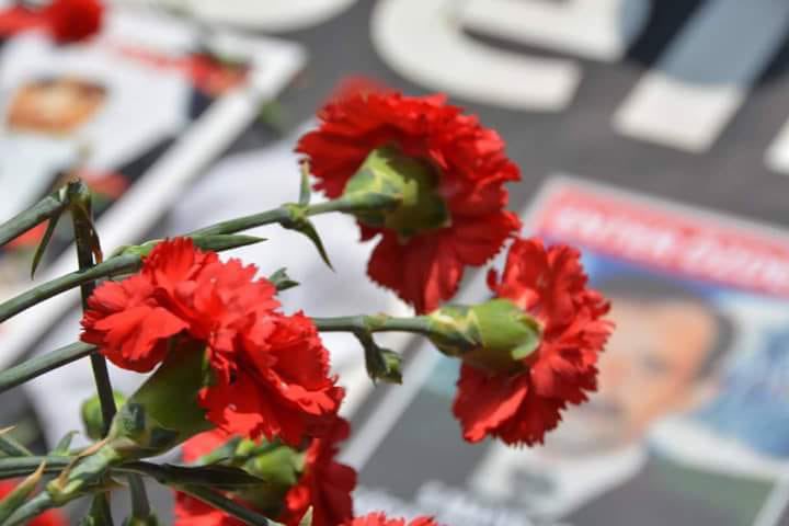 Karanfil kokuyor cıgaram
#CumartesiAnneleri700Hafta