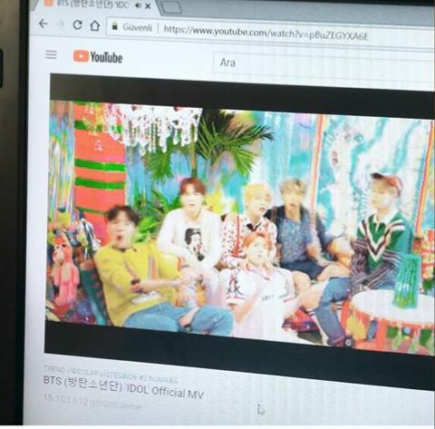 Armysila2's tweet photo. #ANSWERNow 
Burdan tüm streamci ARMY lere selam olsun dhdkkalalla~♡ https://t.co/B085ZcKWYq