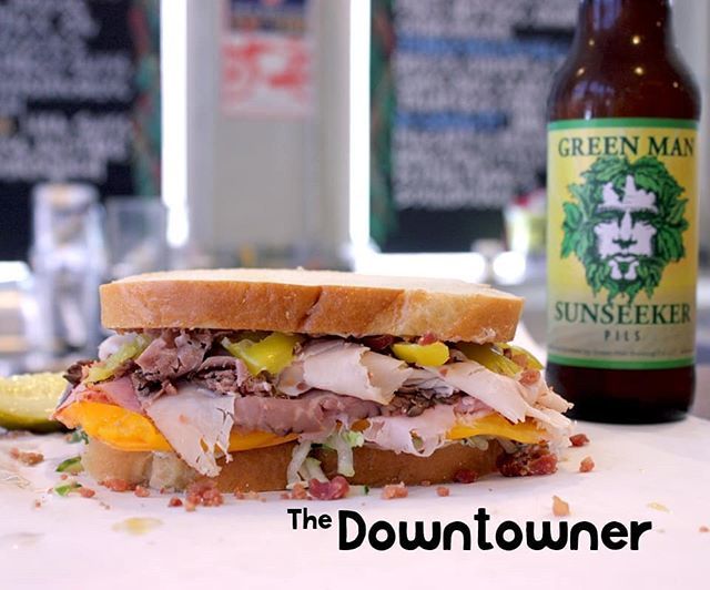 curiousdogknox's tweet photo. The Downtowner: roast beef, ham, turkey, bacon, house sauce, veggies, and cheddar on sourdough bread https://t.co/JpmOBucfAm https://t.co/3b2bZ2N7ZD