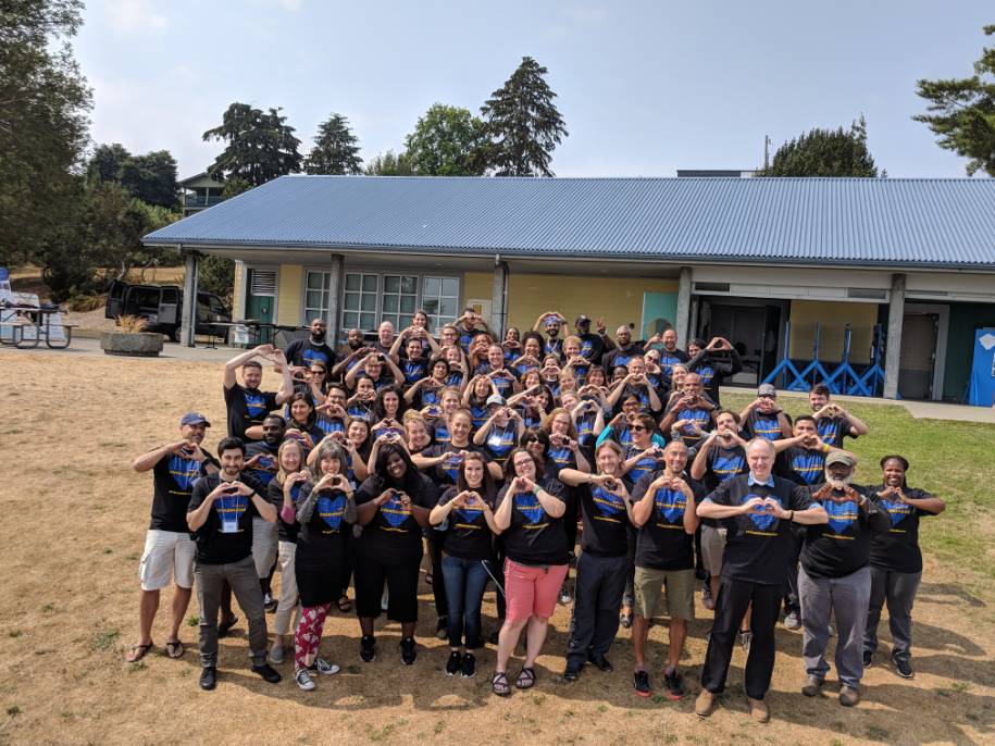 SPSDrMia's tweet photo. Proud to see Aki Kurose Staff at our 2018-2019 staff retreat reenergized! Year 11 for me starting with lots of hope and excitement! I ❤ my school community. #ChangeMakers.#YITeach @AkiKurose #ProudPrincipal  #akikurose #spsconnects https://t.co/Plyu3xpRHB