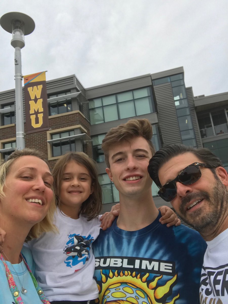 sdevito81's tweet photo. And he is off! ⁦@WesternMichU⁩ https://t.co/KmOzmhLTZ1