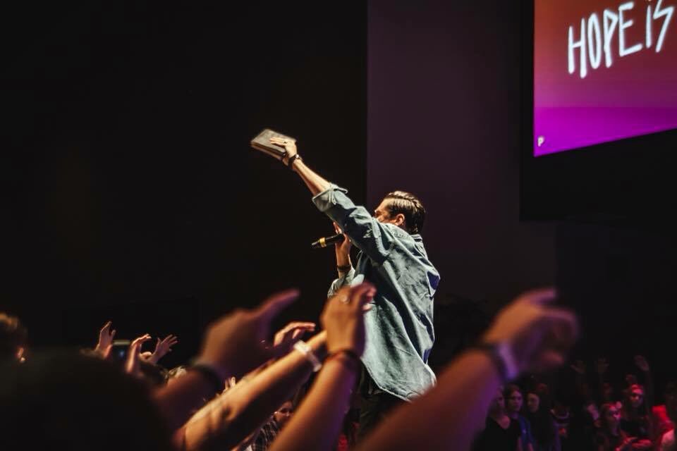 clovishills's tweet photo. Wednesday was AWESOME! This week is only going to get better, too! We’re going to have @bobgoff with us ALL WEEKEND starting tomorrow night at 6p! Bring some friends to church this weekend because it’s going to be special! 

Service Times:
Sat 6p | Sun 9 &amp; 10:40a https://t.co/QOWgfC9iDW