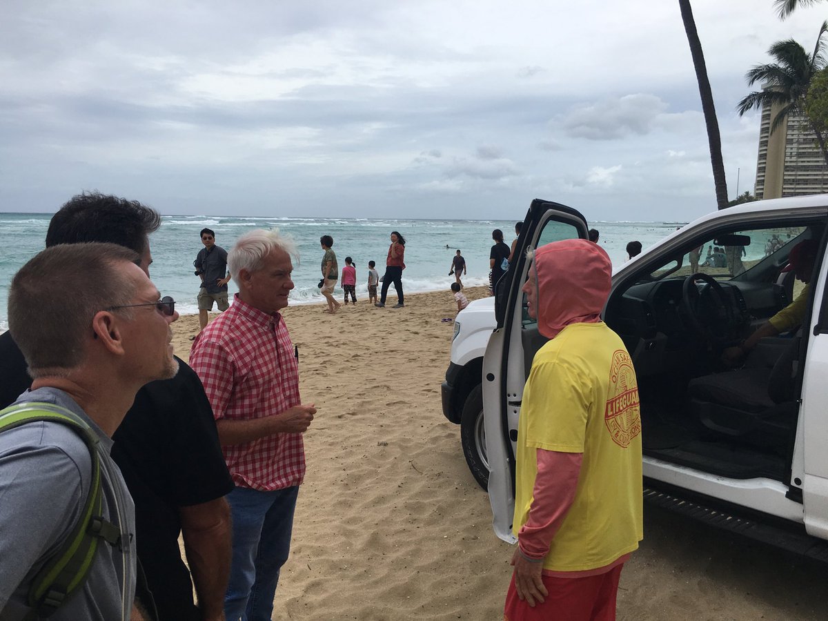 MayorKirkHNL's tweet photo. Stopped by Waikiki to say mahalo to our ⁦@HNL_OceanSafety⁩ lifeguards who are working hard to keep everyone safe. Don’t be in the water today. Aloha. #HurricaneLane https://t.co/PBAC0nL0QS