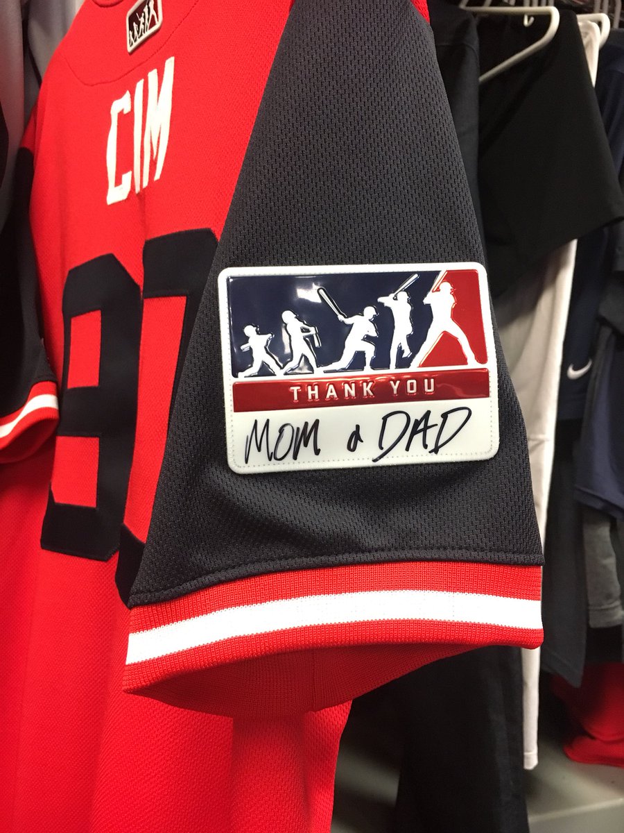 Wouldn’t be here without these two... playing for you guys, I know you’ll be watching! #PlayersWeekend