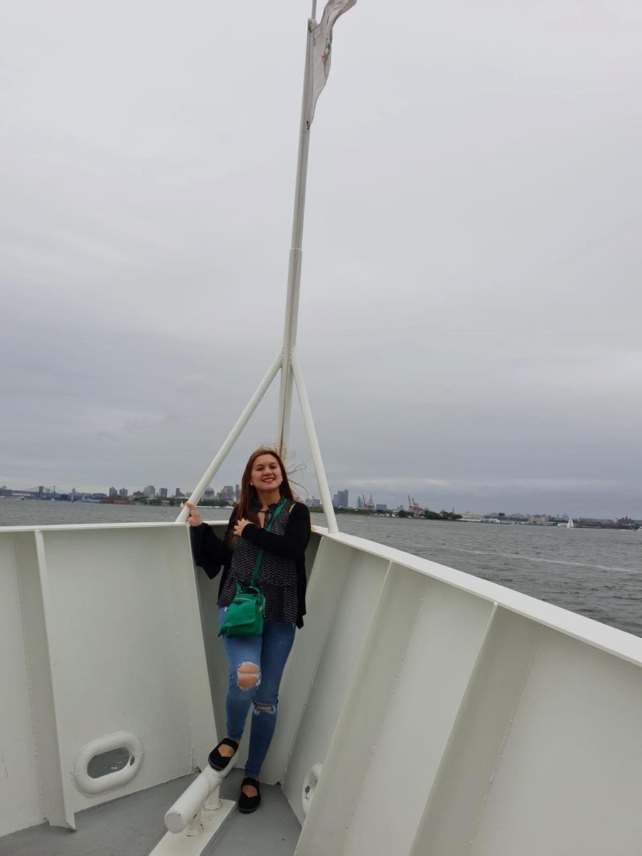 2MonkeysTravel's tweet photo. Mom’s another New York bucketlist is checked ✔️ #NYC #NewYork #BackNYC #USA #VisitTheUS @VisitTheUSA @TheNewYorkPass You can get New York Pass here ---> https://t.co/dtUjp0lncR https://t.co/5Ivk39RvdY
