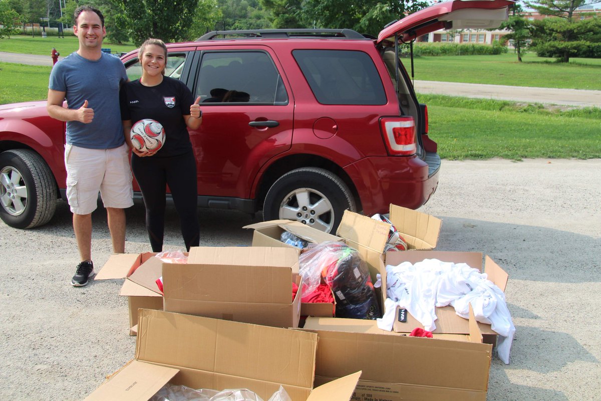 SecondKicks's tweet image. Our sincerest gratitude to @BramsUnited for their generous donation to @SecondKicks. These will help our goal of donating excess soccer equipment to communities in Canada and around the world. 🌎⚽

#volunteer #causes #DoGood