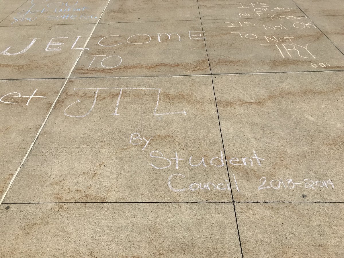 ESASDJTL's tweet photo. Look close for the welcome for our students from JTL’s Student Council #norain https://t.co/BlYLGU9Yua