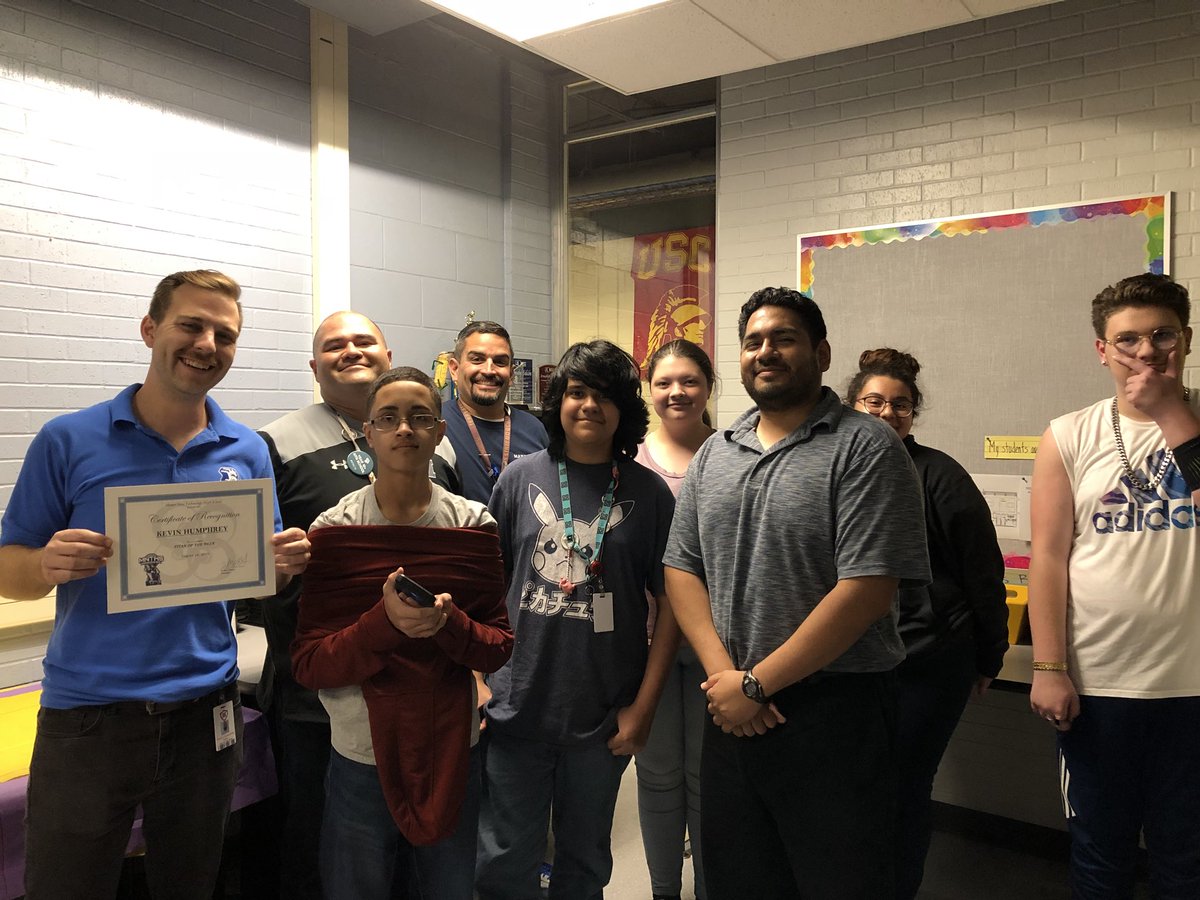 MrVisRad's tweet photo. #firstweek is a wrap @ManorNewTech #CircleTime #TitanOfTheWeek @ManorISD #TitanUp https://t.co/SoAdK9UiGJ
