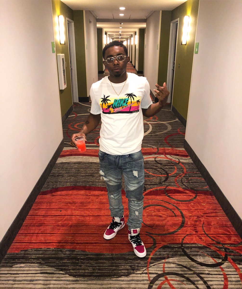 Initial_Tre's tweet photo. Thug Nigga From The Trenches , Never Had A Heart ๐
๐๐ฐ#BluMoney https://t.co/spPDoOgTMR