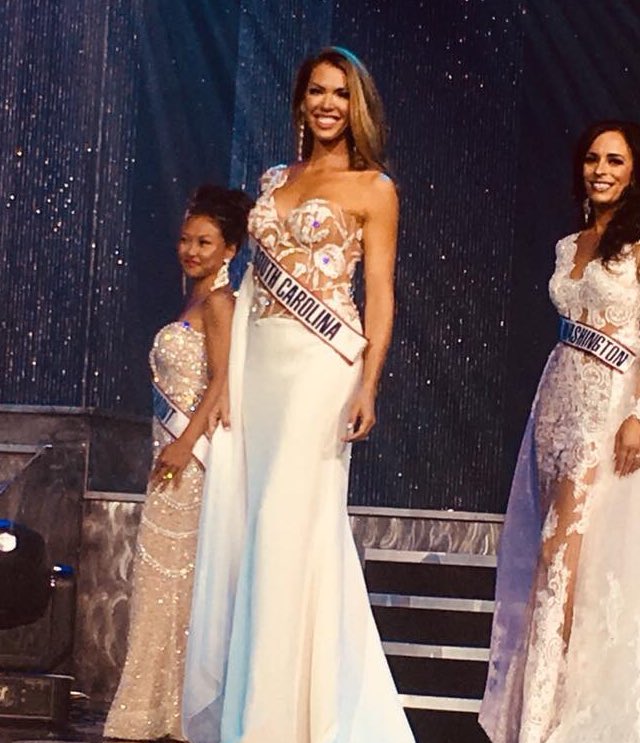 GregoryEllenbur's tweet photo. Best of luck to Anna Hanks Hewitt, Mrs. South Carolina - America. She is pictured her #madetomeasure #GregoryEllenburg evening gown during the preliminary competition. #gregoryellenburg #madetomeasure #drawingdreams #mrsamerica #mrsamerica2018 #mrsamericapageant https://t.co/hw65Pi79Zm