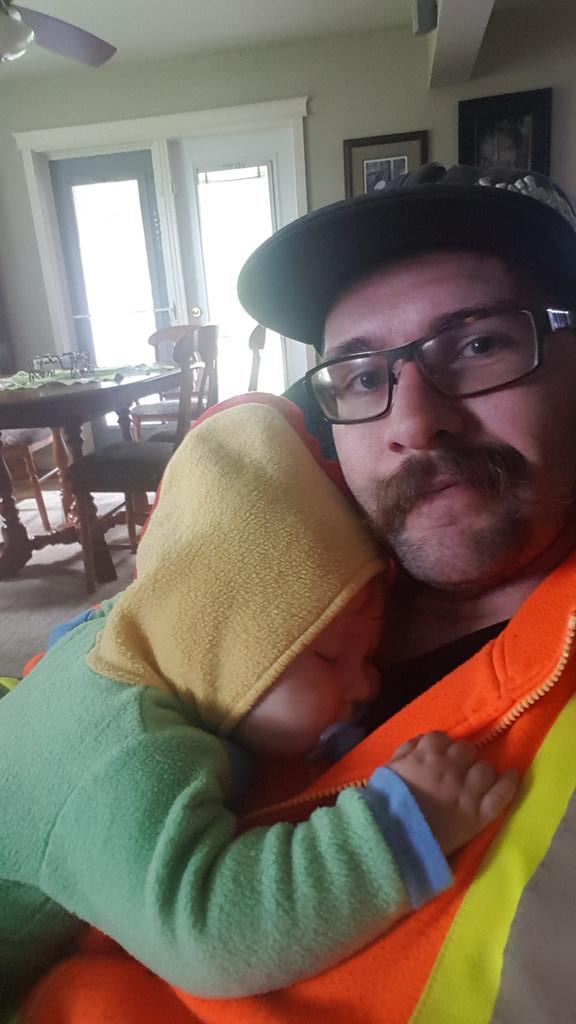 cacheflokeepers's tweet photo. Slight delay in editing... And event planning the little #HedgeHam is Teething and wants comforts from #StacheCache while #SassCacge is working today. https://t.co/RwMz3etRmQ