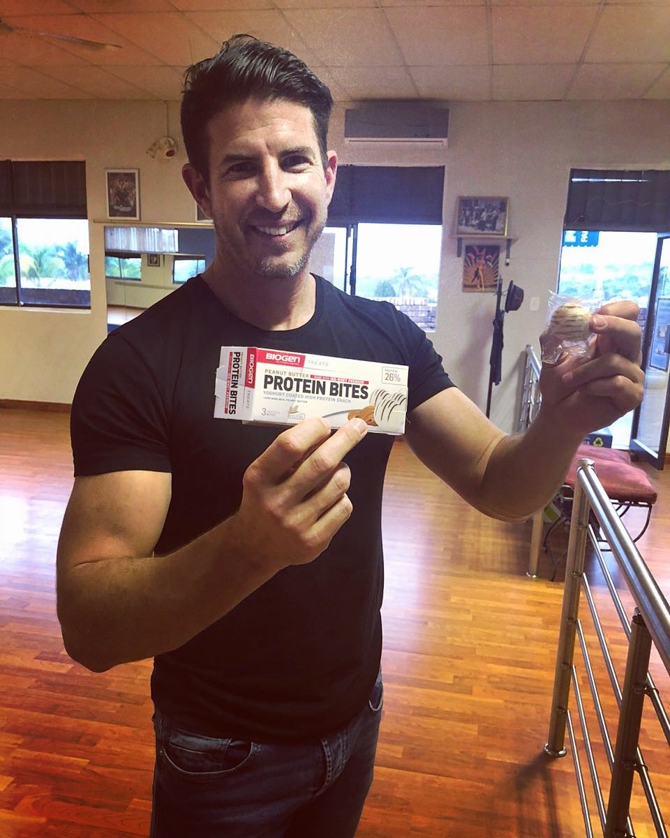 ryryhammond's tweet photo. Back in the day Friday night was for shooters.. Now I'm having a wild night with #protienbites. How times have changed. Thank you @danielavannucchi for the snacks and workout. #beverleyhammonddanceschool #onebodyonelife https://t.co/IUAOKtJo5K