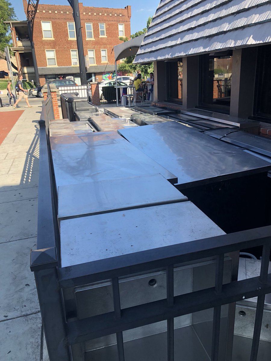 TheLittleBar's tweet image. All of our extra coolers are in which can only mean one thing! The best tailgate on campus is coming to you next Saturday at a little bar near you! #TinyGate #BuckeyeNation #drink614