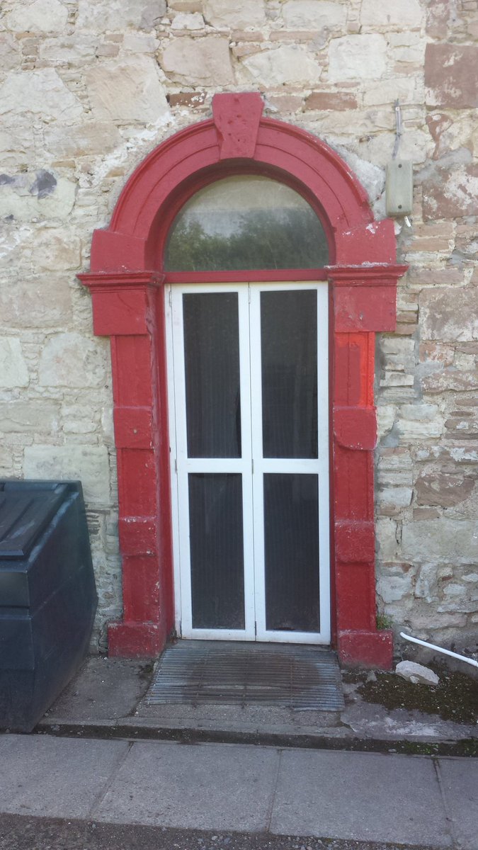 MillsofNI's tweet image. I survived one week and a bit without a mobile. Very impractical as i use it mostly as a torch for photos. Anyway an Ards door will clear things up. Ive seen three of these on my travels this week.