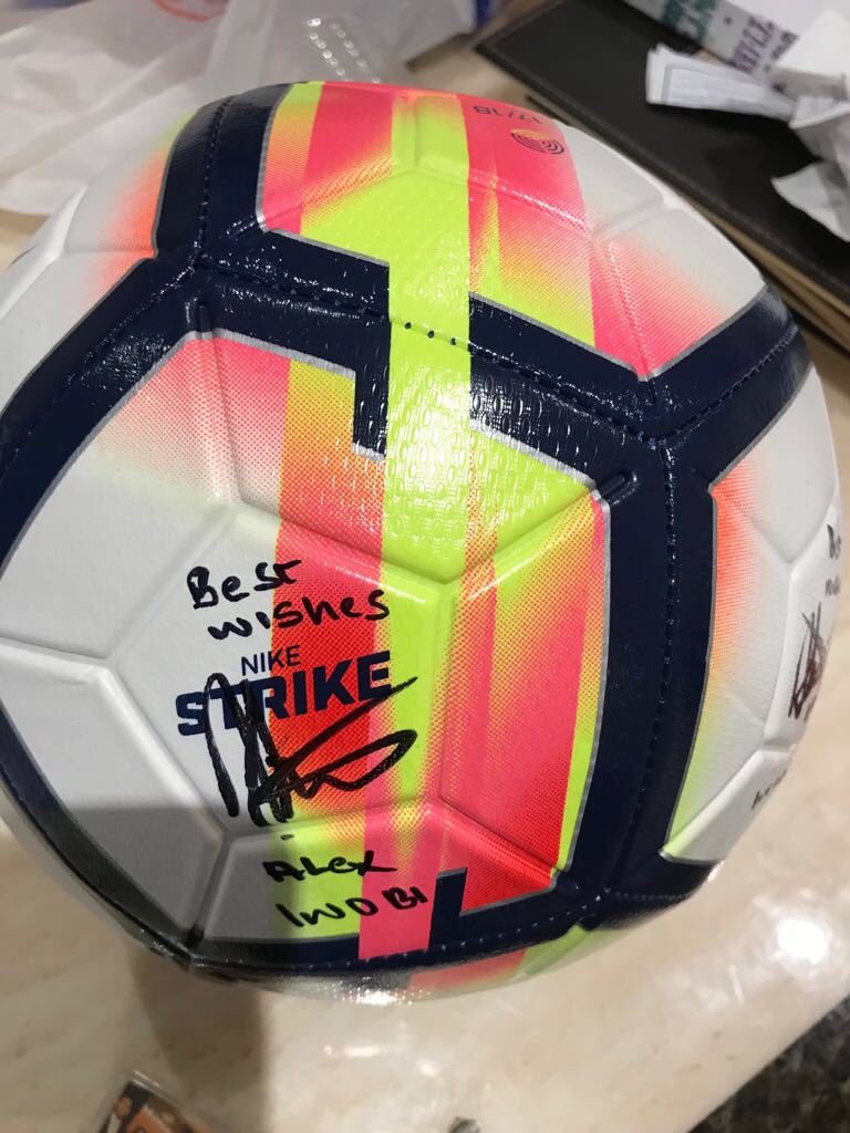 Football signed by <a href="/alexiwobi/">Alexander Iwobi</a> will be presented by him as one of the prizes during #NSFUK2018, #BankHoliday Sunday 26th Aug <a href="/AllianzPark/">allianze parque</a>