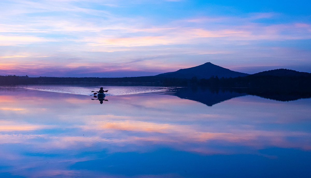 travolve's tweet photo. This time my two canoeists come without any distraction on the side. Learning about and evolving the composition skills is the best part in photography for me. When I sit behind my camera and tripod I often forget the time. Mihaly Csikszentmihalyi would call that flow I recon. https://t.co/Nt2wAaDm9m