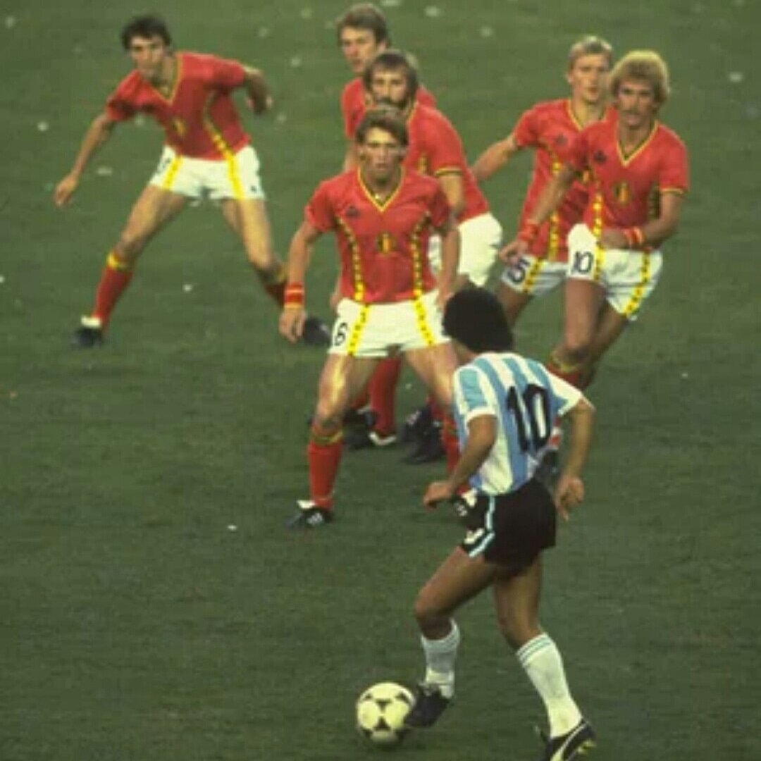 Solopergioco's tweet photo. Il più grande di sempre! #diegomaradona https://t.co/t2Wcedc4Fh