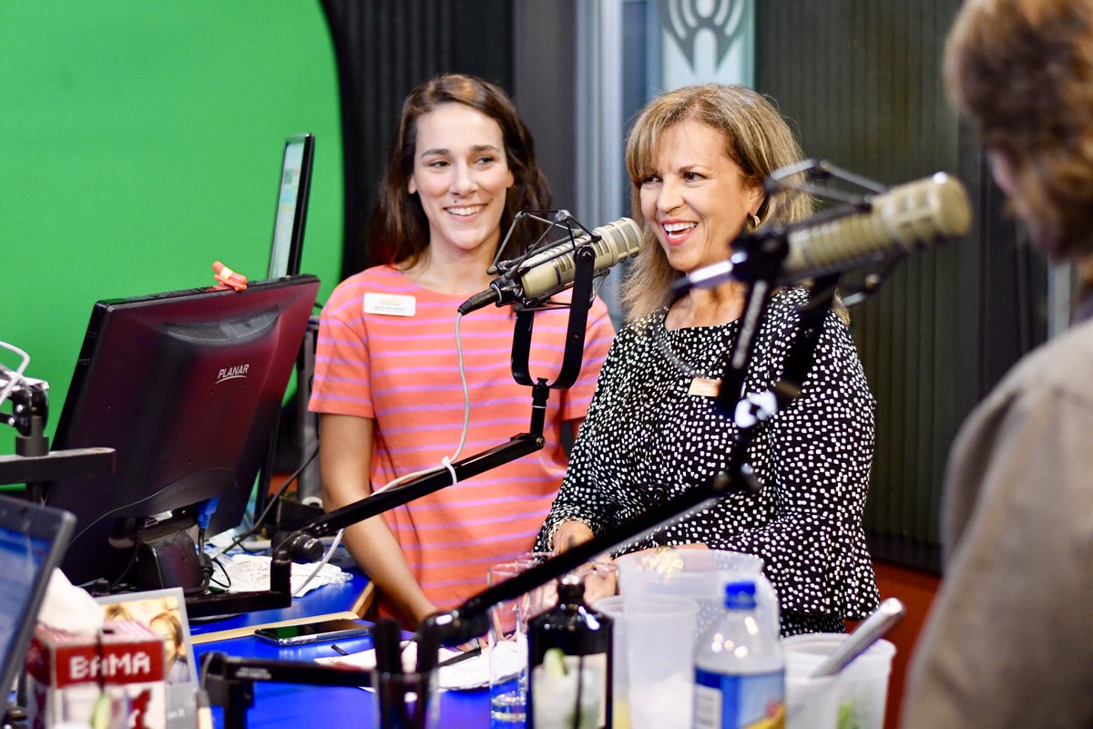 FeedingTheGulf's tweet image. Catch us today at 5 on @95KSJ Cocktail Hour with Stephen from @KitchenOnGeorge. We chatted about Chef Challenge while Stephen crafted a refreshing Cucumber Collins. #iHeartRadio #ChefChallenge