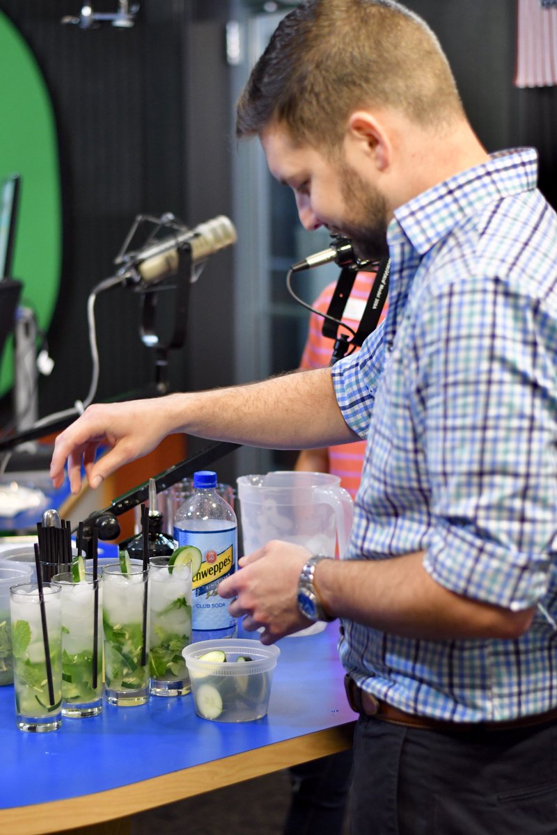 FeedingTheGulf's tweet image. Catch us today at 5 on @95KSJ Cocktail Hour with Stephen from @KitchenOnGeorge. We chatted about Chef Challenge while Stephen crafted a refreshing Cucumber Collins. #iHeartRadio #ChefChallenge