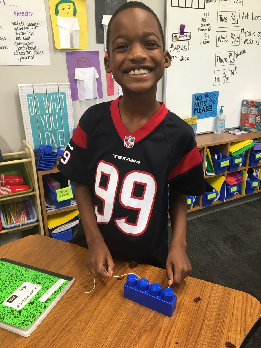 MrsALambert22's tweet photo. We have been learning all about healthy bodies, healthy foods, healthy teeth, and germs this week! Loving seeing these scientist in action!! #bethkegrows https://t.co/Eq1c0o2DXJ