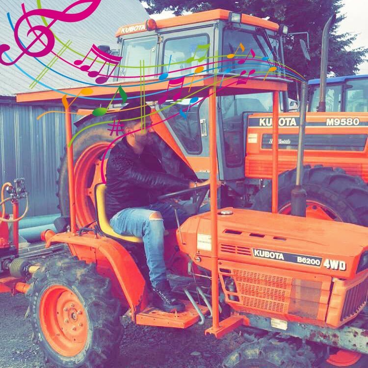 #FlashblackFriday
@GuruOfficial #GuruRandhawa 
Made In India 🚜🚘
⤵️⤵️🎈💜💥 youtu.be/pnMQLrS5sTE