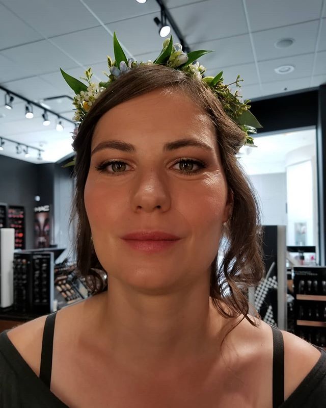 rhirhirobertson's tweet photo. This natural bride wanted barely there glow for her big day. ❤️ She looked so stunning!
#rmua #mua #motd #eotd #lotd #maccosmetics #mac #myartistcommunity #makeupaddiction #makeupaddict #makeupjunkie #macmua #macartist #macmates #maccosmeticscanada … https://t.co/rK0LshfWyS https://t.co/LcsoWVa7Tv