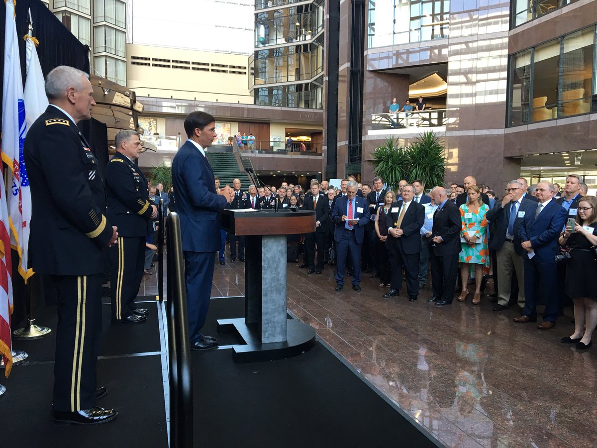 SecArmy's tweet image. Honored to attend the @AUSAorg reception in Austin, TX in celebration of the activation of @armyfutures alongside @USArmy senior leaders, @JudgeCarter, @SenTedCruz, and @RepLloydDoggett. 

#FuturesCommand