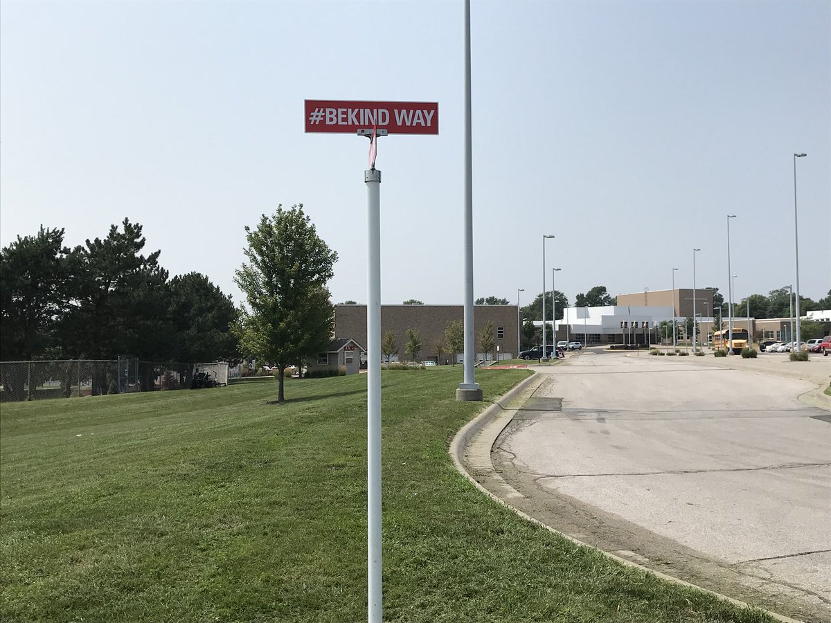 We are in awe of this sign outside <a href="/RalstonHS/">Ralston High School</a>. Such a wonderful message to be reminded of each day as students, staff, and our community arrive at school! #BeKind @NElovesPS