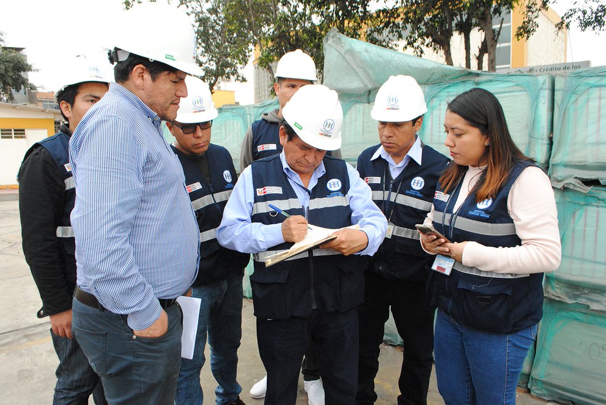 cayetanominsa's tweet photo. Trabajadores del @HospitalOficial Cayetano Heredia participaron del #SimulacroMultipeligro2018” https://t.co/nIEM5zwaTb