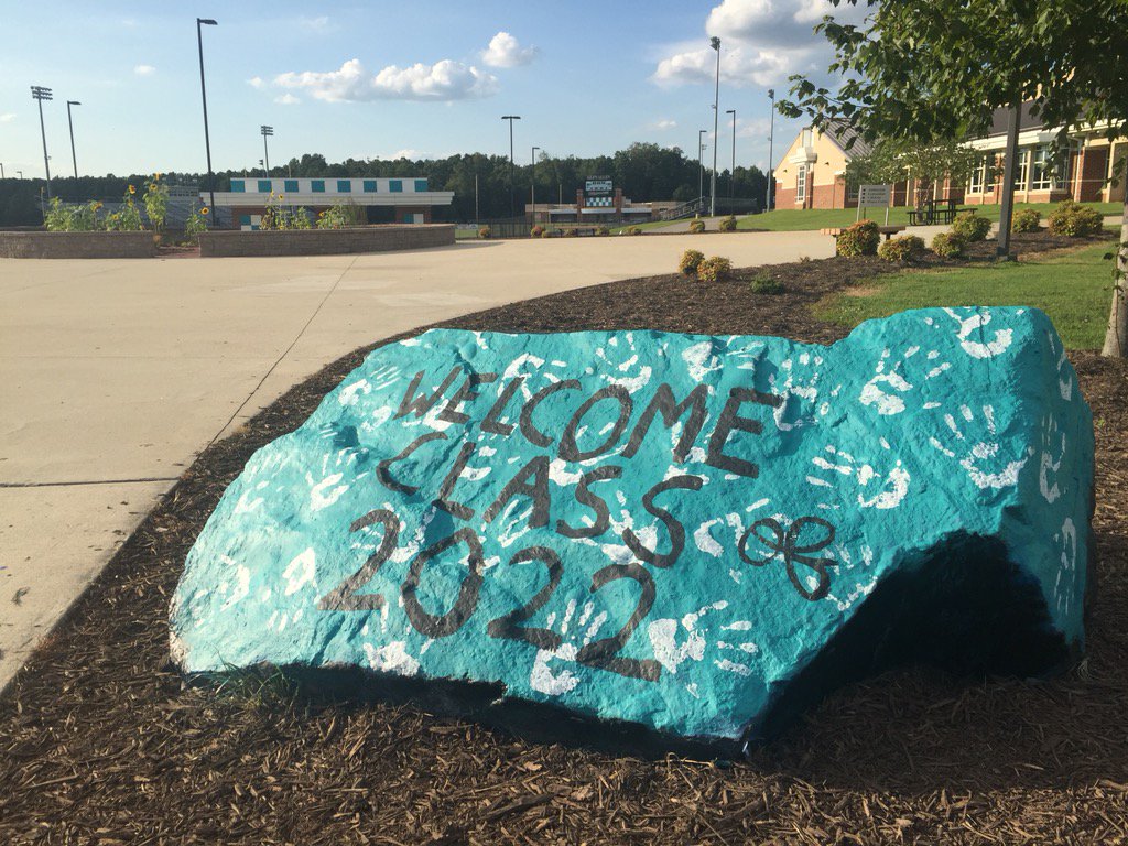 GAHS_Official's tweet photo. Freshman Orientation was a huge success and judging by the almost 500 that came, we struck gold...err TEAL! https://t.co/oA9awrtkJy