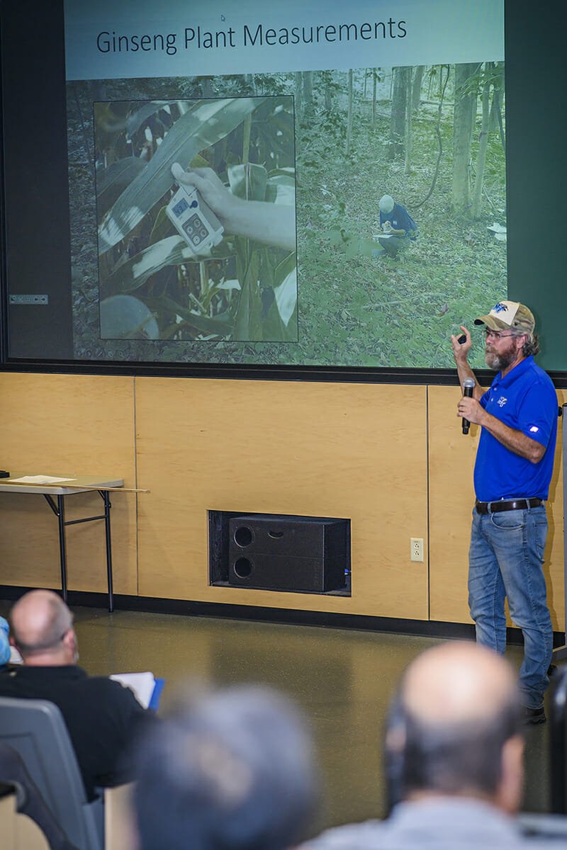 mtsu_cbas's tweet photo. New MTSU institute director discusses impact of tariffs for ginseng growers
https://t.co/R3ejh7RBOR https://t.co/0Q9e1lIdD8