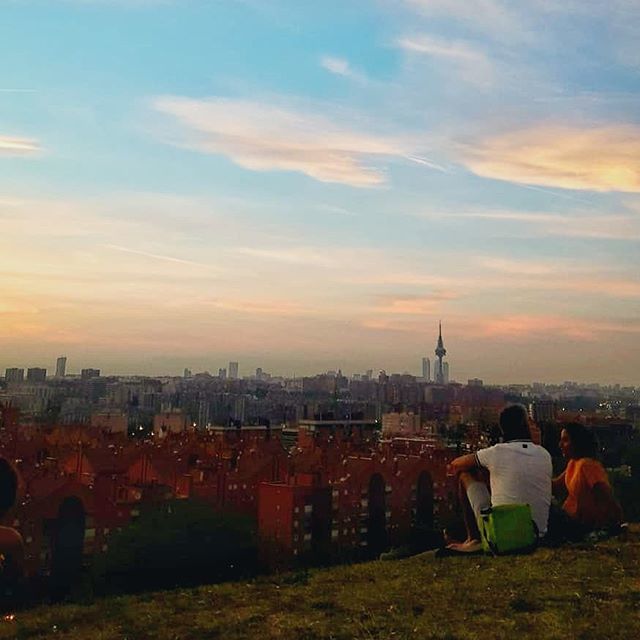 mel_a_mil's tweet photo. Fim de tarde. Madrid. 📷 @lisaqntr .
.
.
.
.
.
. .
.#madridmola #visitemadrid #maespelomundo #brasileirosnaeuropa #estaes_madrid #madridmonumental #brasileirosnaespanha #estaes_madrid #parquetiopio #estaes_espania #brasileirospelomundo #souItour #madr… https://t.co/xXTfj1qGWx https://t.co/9hoZSakjwh