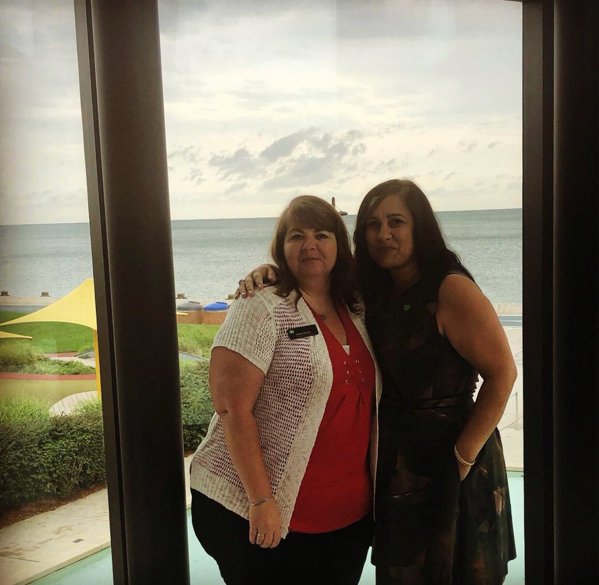 CherishDhani's tweet photo. Work Wifey 😍. Thrown together by work friends by choice💕Westgate didn’t burn down without us lol!!! Best part though was when we all got on our phones to make sure cash was ordered 😂#anotherdayanotherdollar #💵💰 #bankersruletheworld #MCSbrunch #lovemyjob #killinLEI🤩 https://t.co/EUmmId4vb9