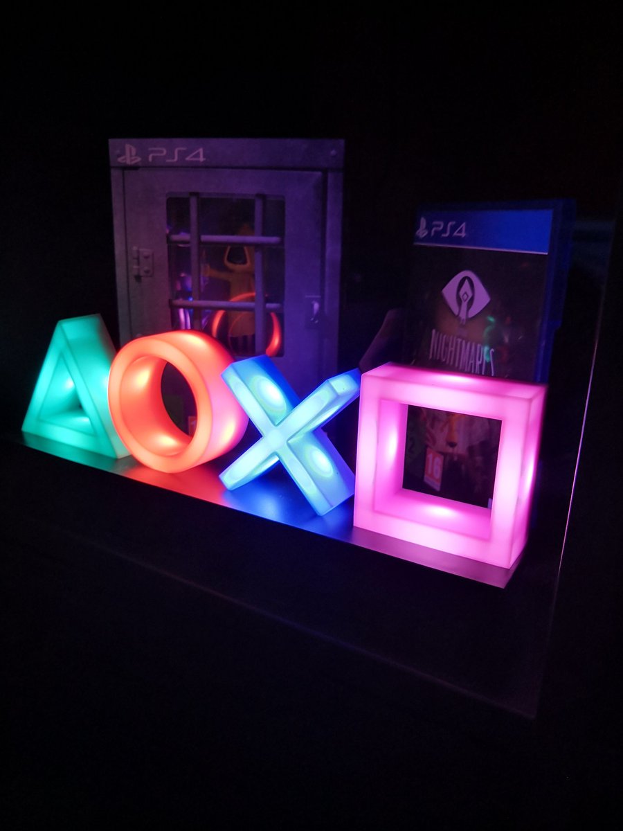 Zatu_PSN's tweet photo. #3DJuegosPS4Pro500 @3djuegos La luz que me guía, los símbolos que alumbran mi camino. https://t.co/IpO15XGOOo