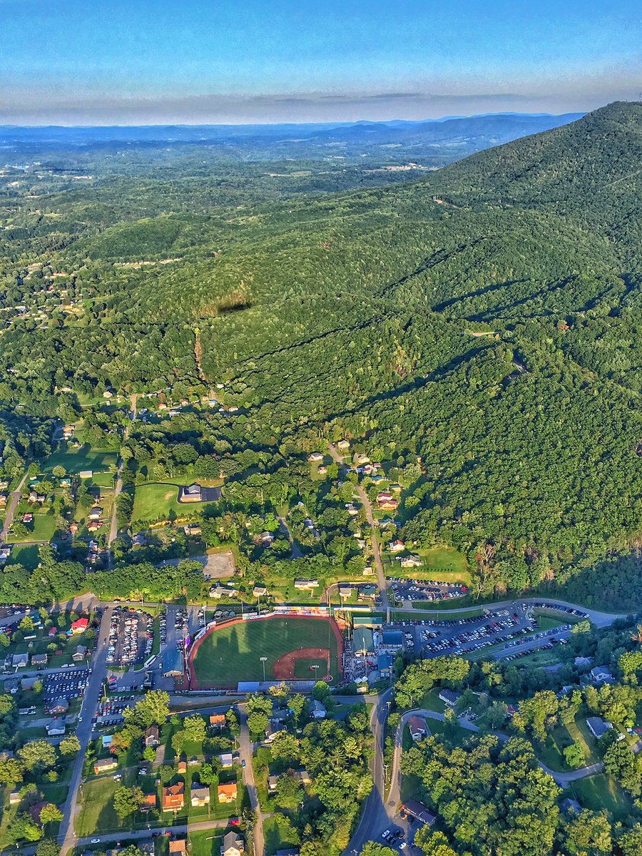 Nothing minor about this view! As part of our visit to the New River Valley and Thompson Tire, we’re catching tonight’s @PulaskiYanks game!