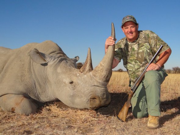 Protect_Wldlife's tweet image. The average gestation period of a #Rhino is 16 months &amp;amp; is an obstacle to replenishing the population. All five species of #Rhino are endangered or considered vulnerable.

It took these SOCIOPATHS a second to pull a trigger 🤬!

RT if you want a GLOBAL ban on #trophyhunting NOW!!