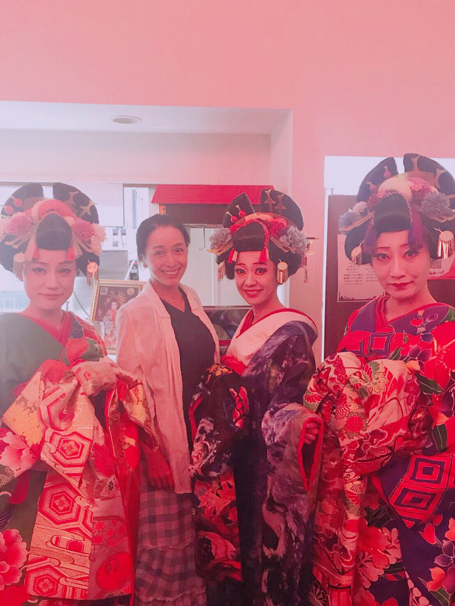 舞宮 奈央 Chiho Ishiwata Twitterren 昨日は 先日のサクラ大戦で共演させて頂いた神宮寺さくら 横山智佐さんが観に来て下さいました 嬉しい 楽しんで下さったようで 良かった 横山智佐 サクラ大戦 春夢共鏡